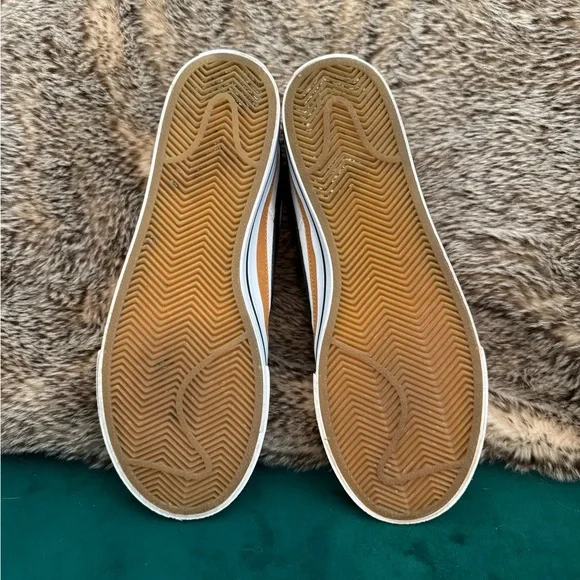 Nike Women's Court Legacy Low Sneaker - Picture 5 of 5